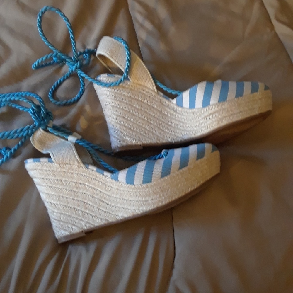 Jessica Simpson's shoes - Picture 1 of 4